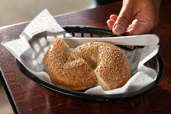sesame-bagel-sliced-basket-1